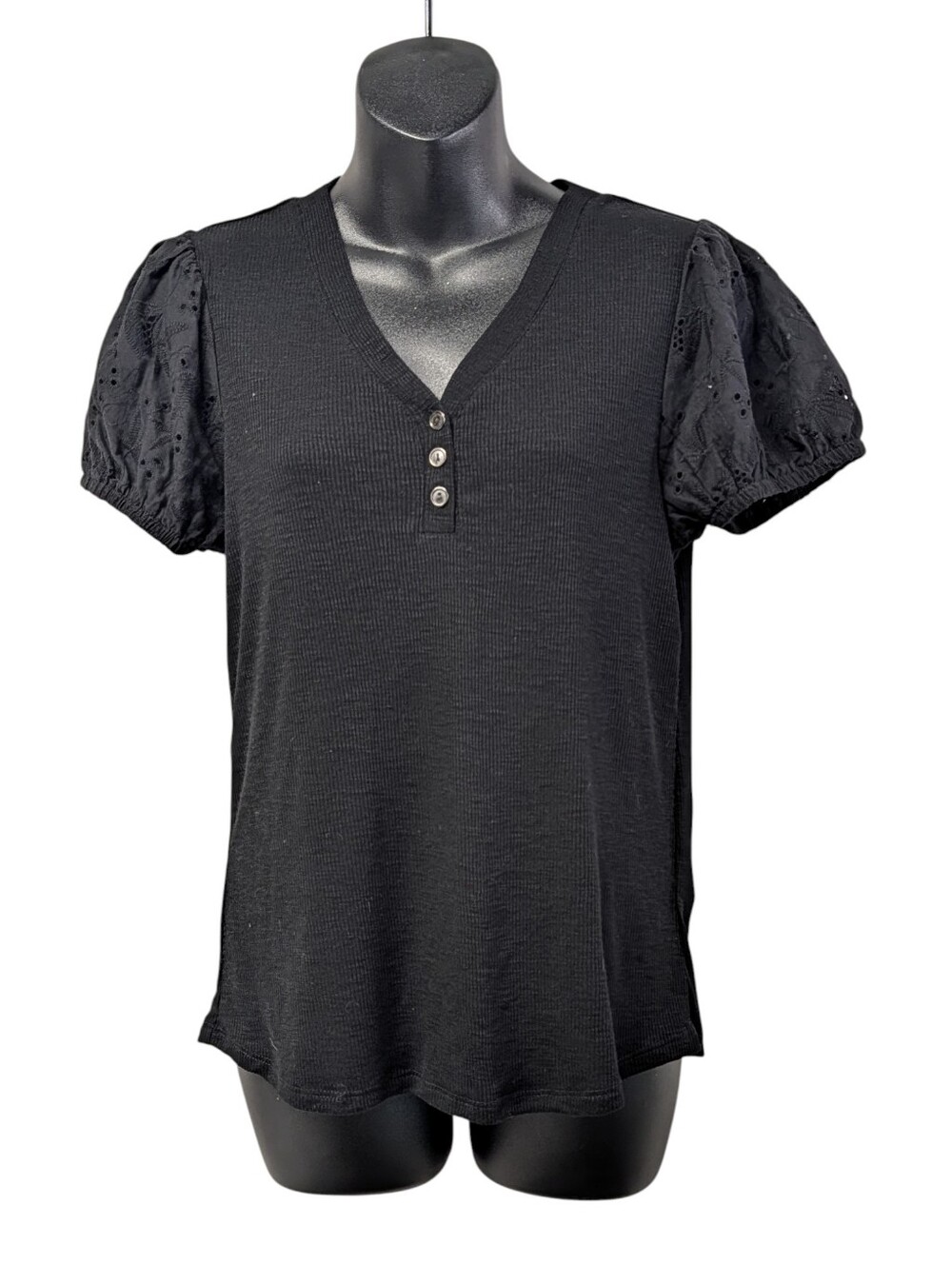 Rio & Rian Women's Black Ribbed V-Neck Top Shirt Eyelet Puff Sleeves NWT Size M